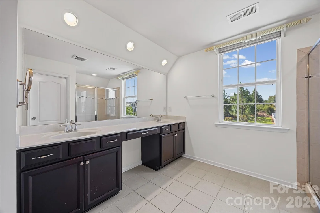 Photo of 406 Livingston Drive