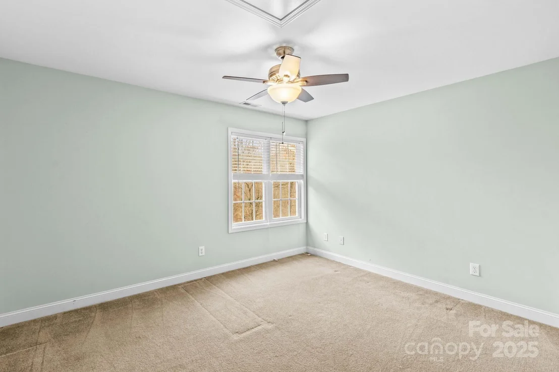 Photo of 415 Autumnlight Drive