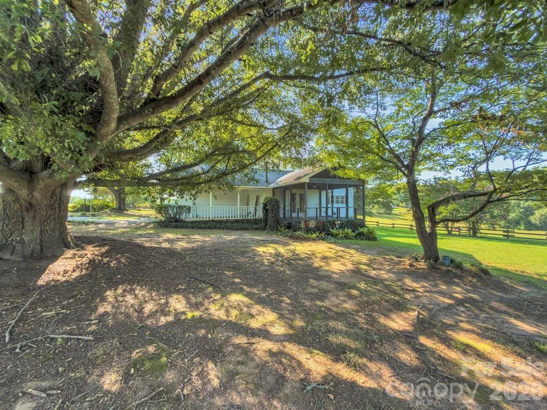 Photo of 244 Chapman Road