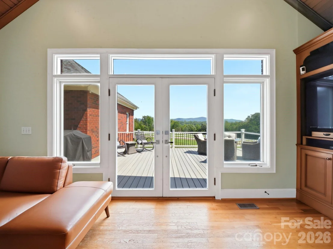 Photo of 2950 Pearidge Road