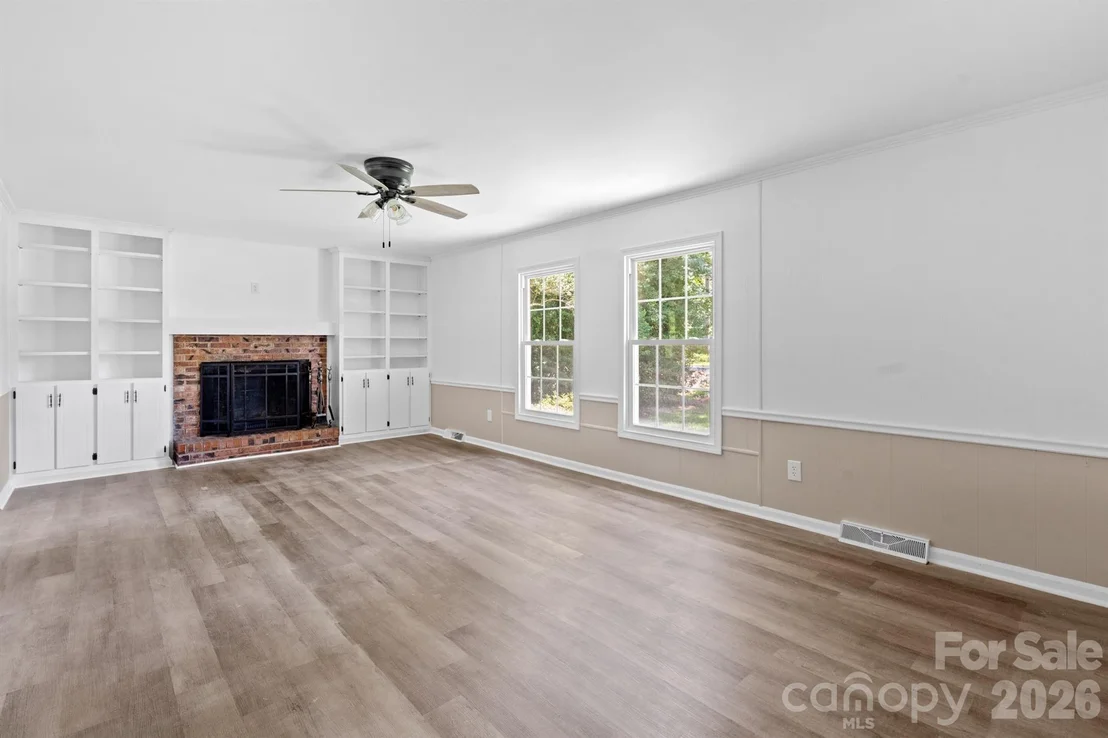 Photo of 755 Cumberland Circle