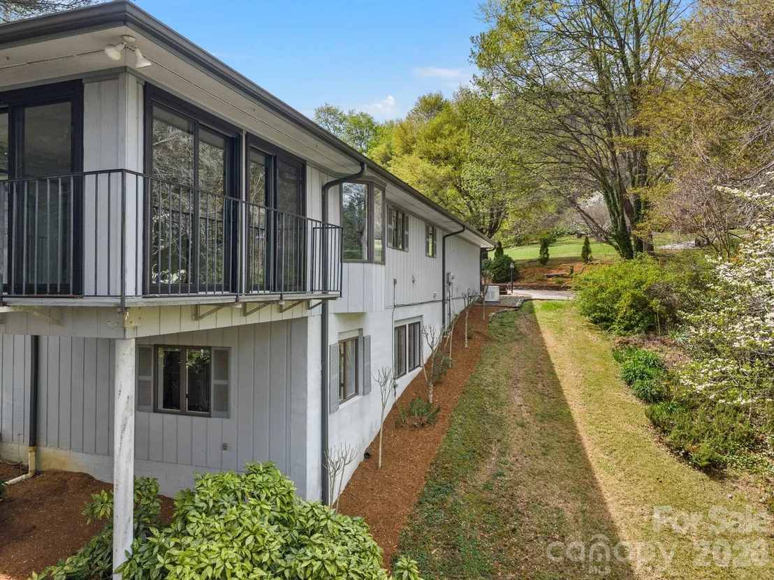 Photo of 140 Meadowlark Drive
