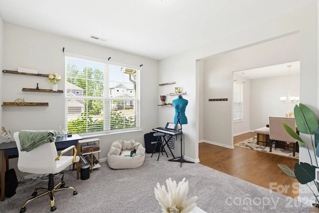Photo of 840 Oak Manor Drive SE