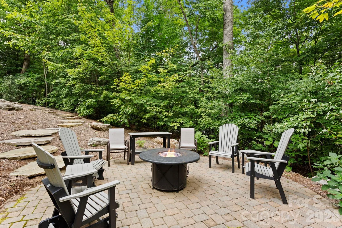 Photo of 324 Kenmure Drive