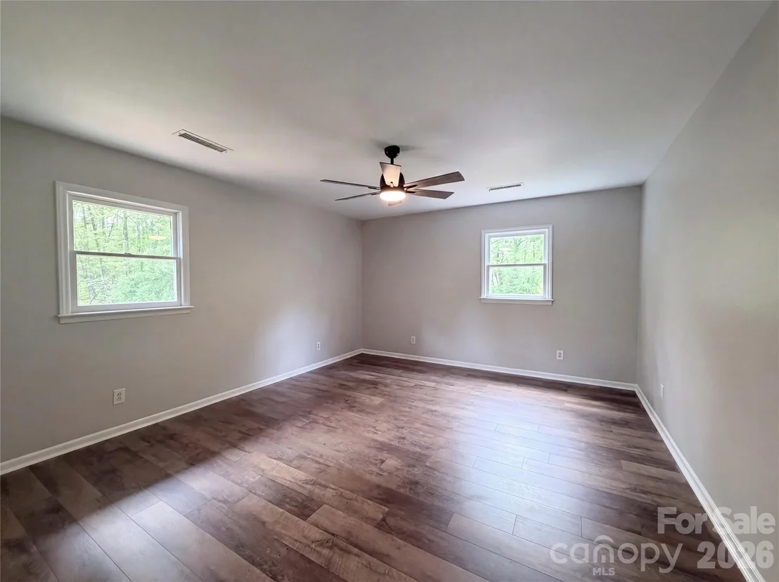Photo of 706 Crescent Drive