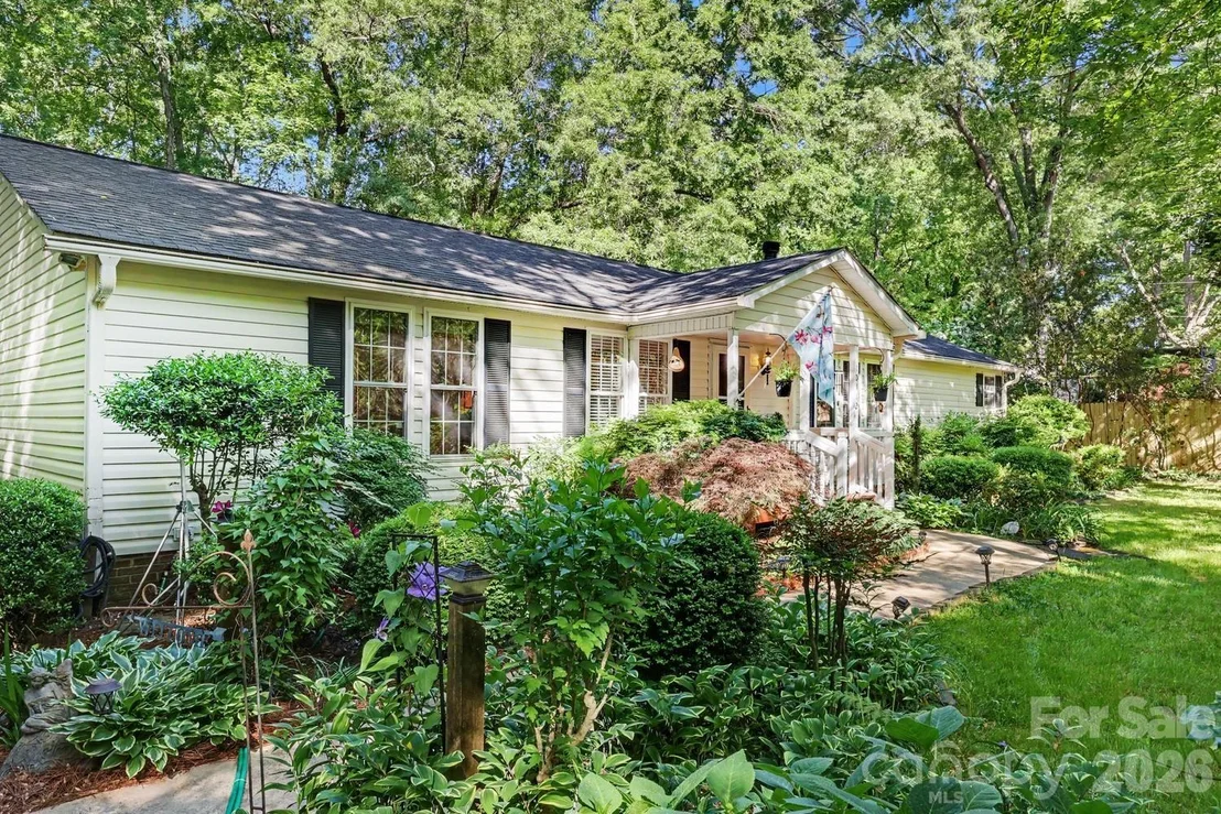 Photo of 10112 Idlewild Road