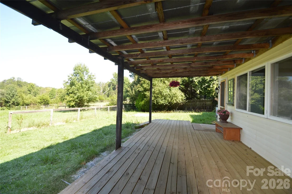 Photo of 1183 Sandy Plains Road