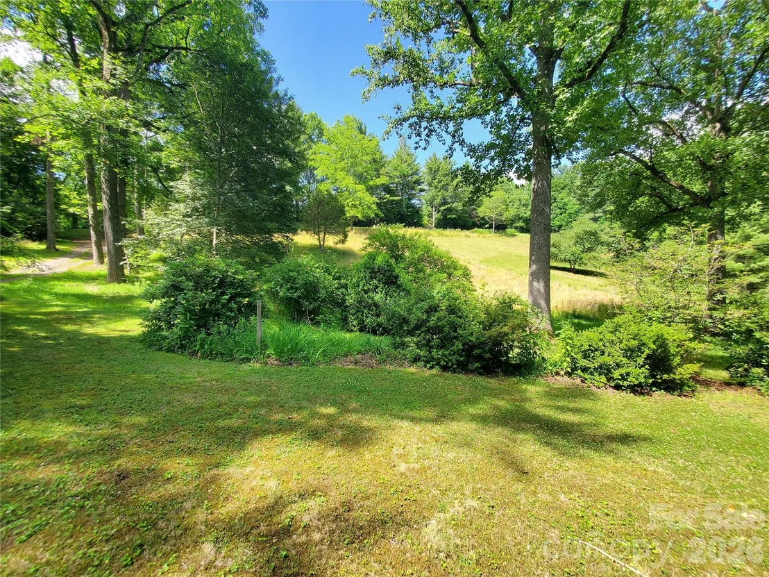 Photo of 886 Hanging Rock Road