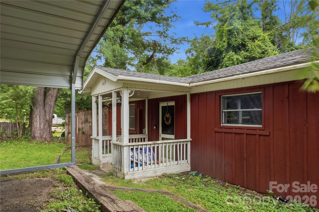 Photo of 307 Beverly Avenue