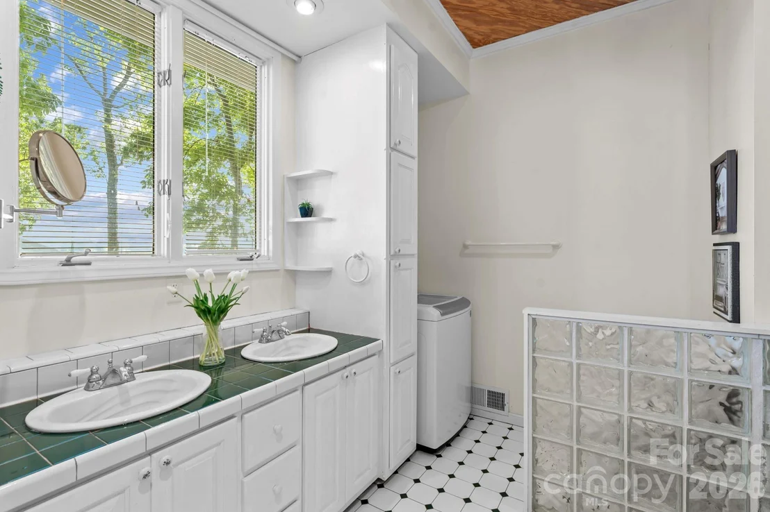Photo of 395 Rendleman Drive
