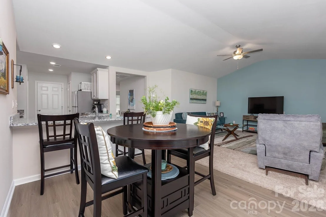 Photo of 410 Apex Circle