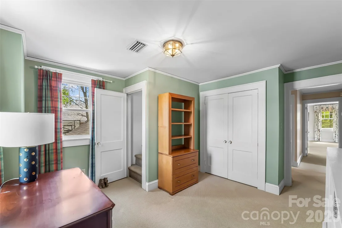 Photo of 115 Riverside Court