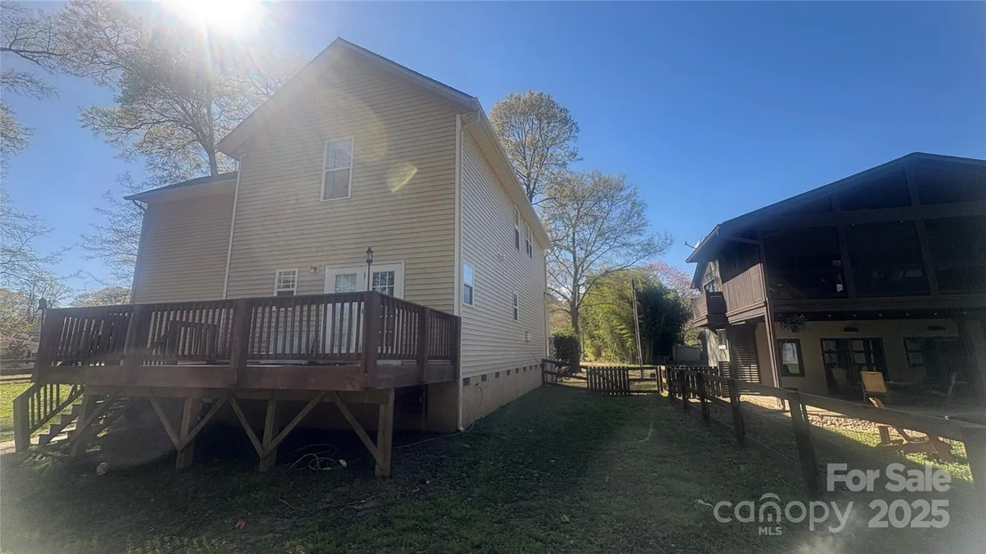 Photo of 1134 Riverside Drive