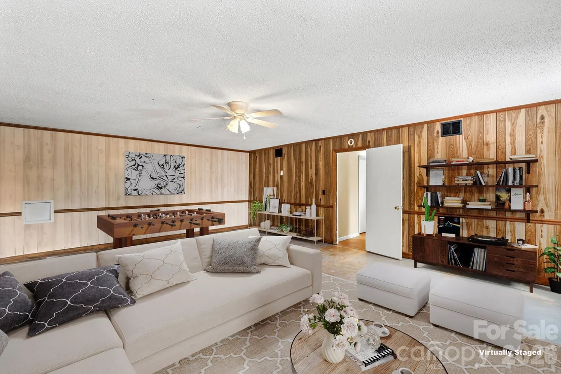 Photo of 535 Log Barn Road