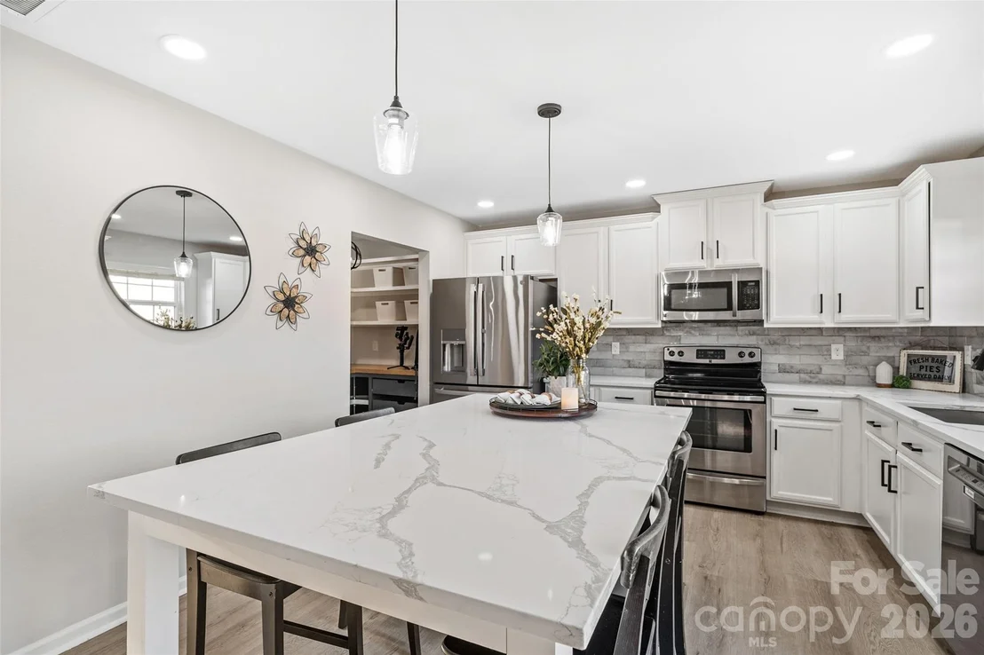 Photo of 407 Lind Point Lane
