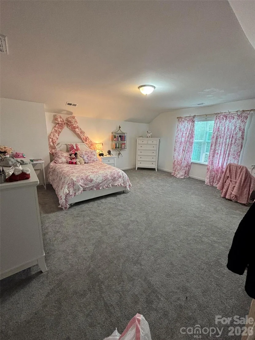 Photo of 5057 Devonshire Road