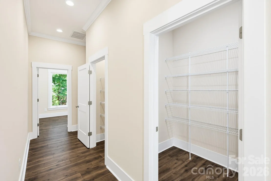 Photo of 2507 Forest Lawn Drive