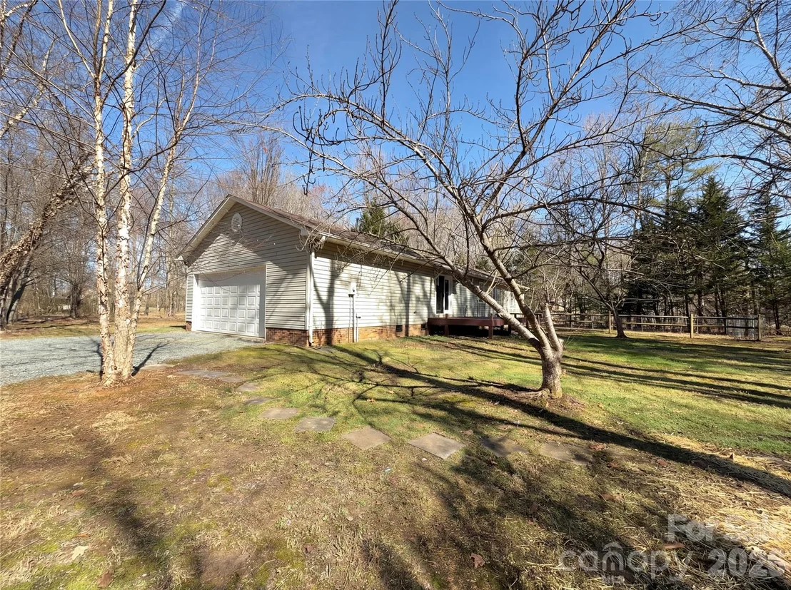 Photo of 16138 Substation Road