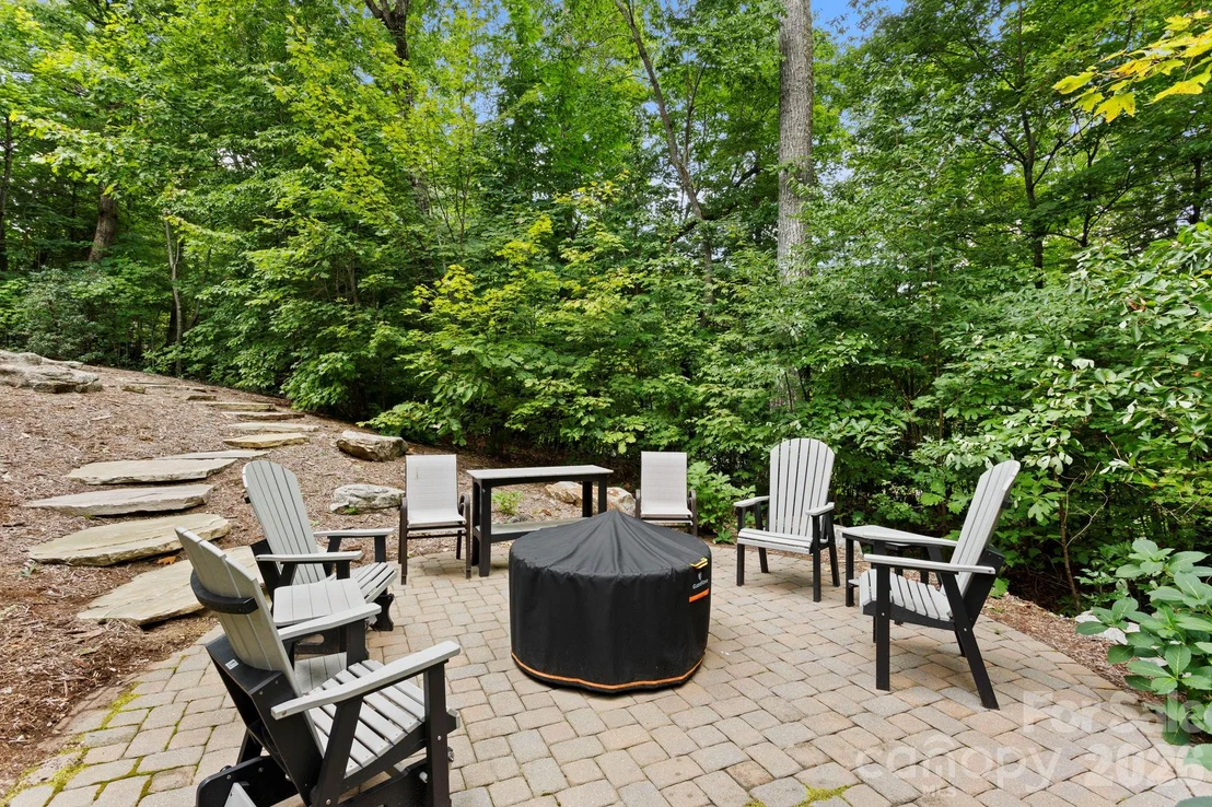 Photo of 324 Kenmure Drive