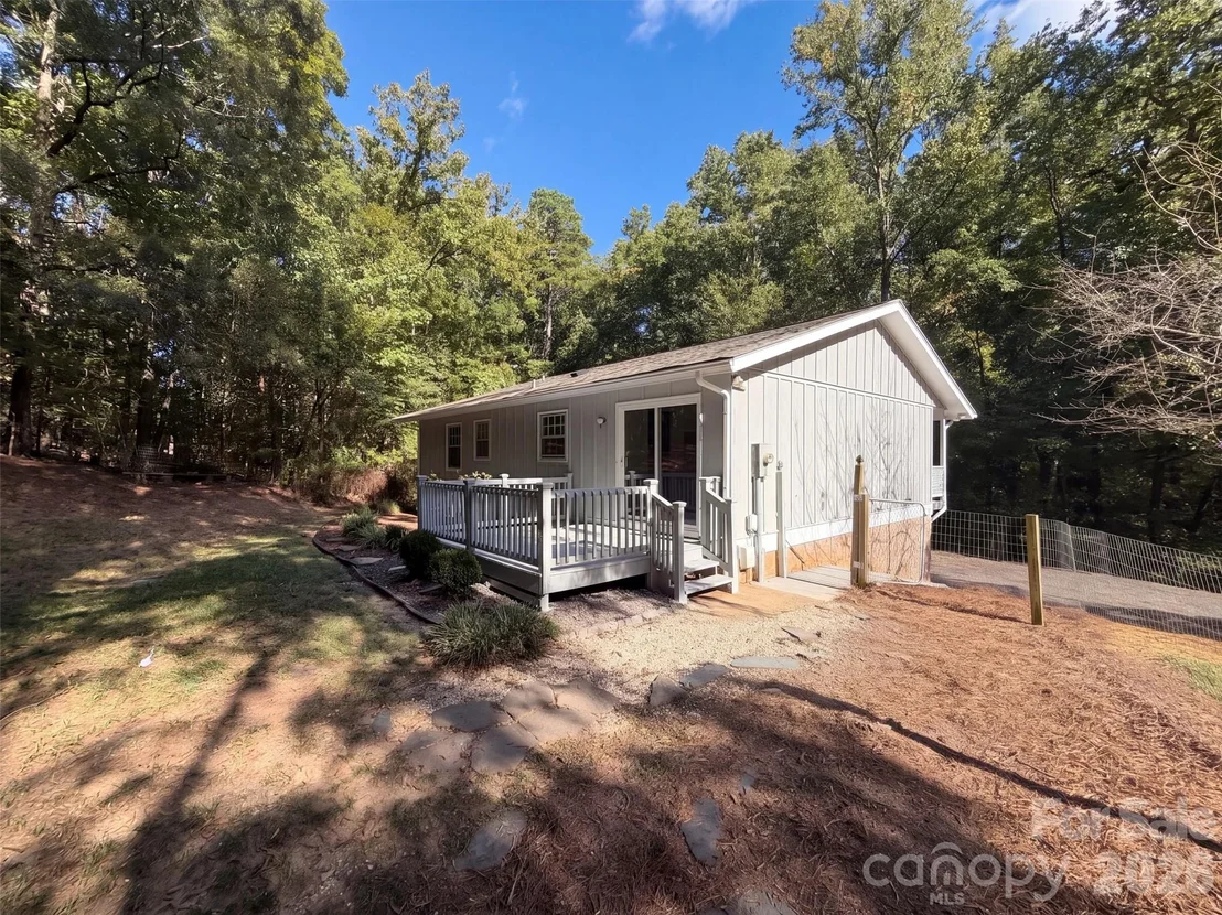 Photo of 1120 Emerald Drive