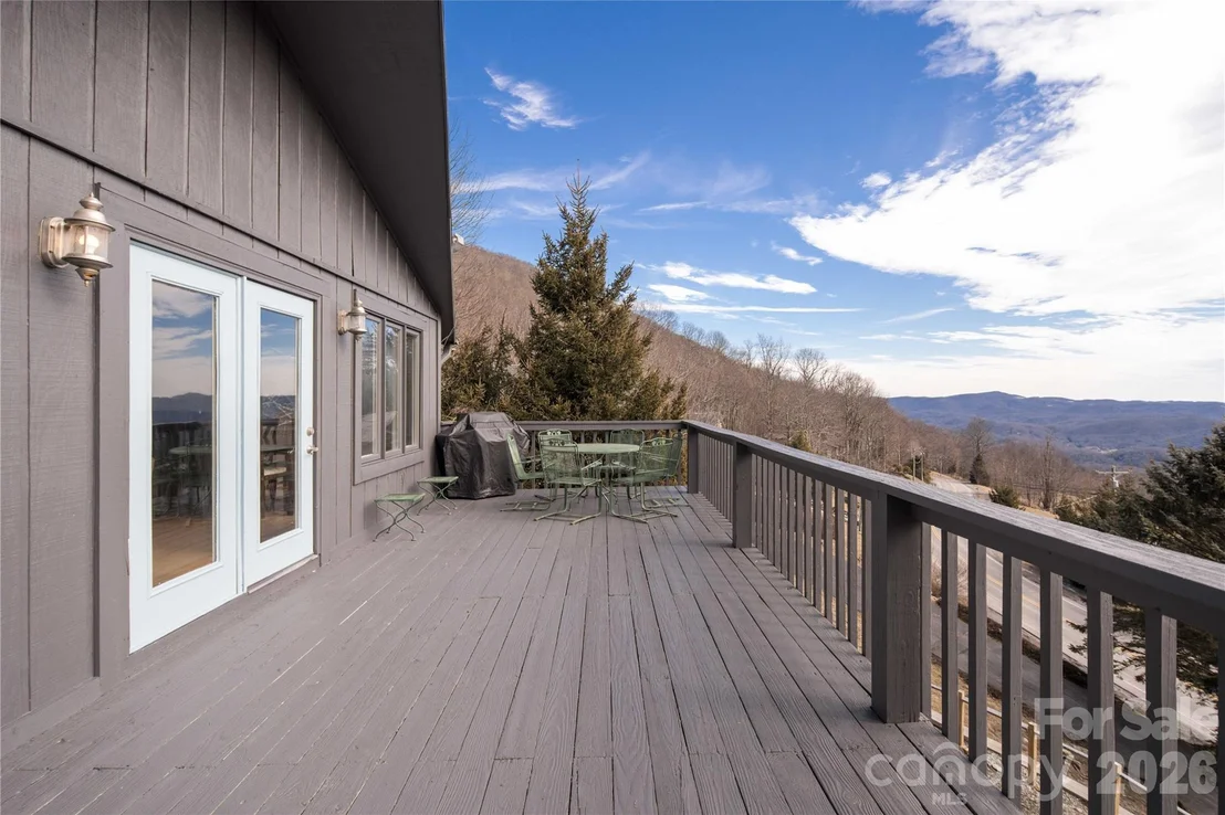 Photo of 1628 Skyland Drive