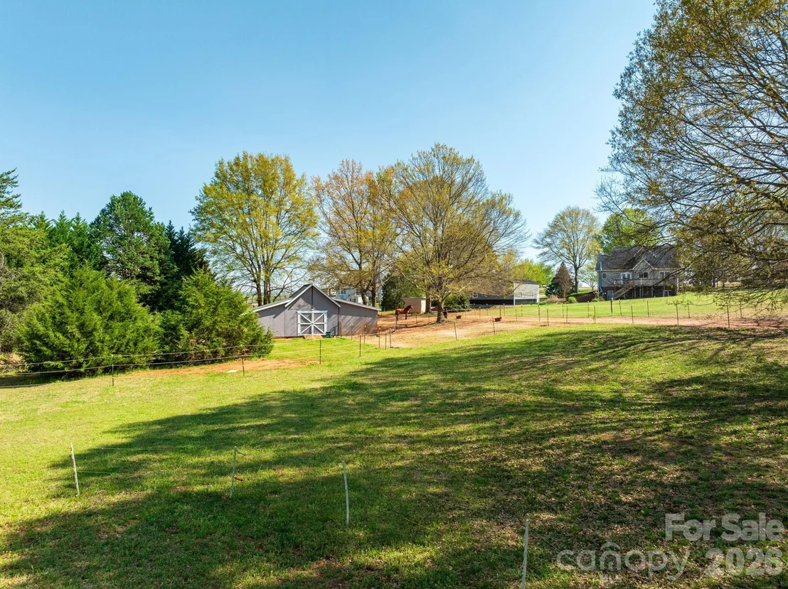 Photo of 1570 Roddy Road