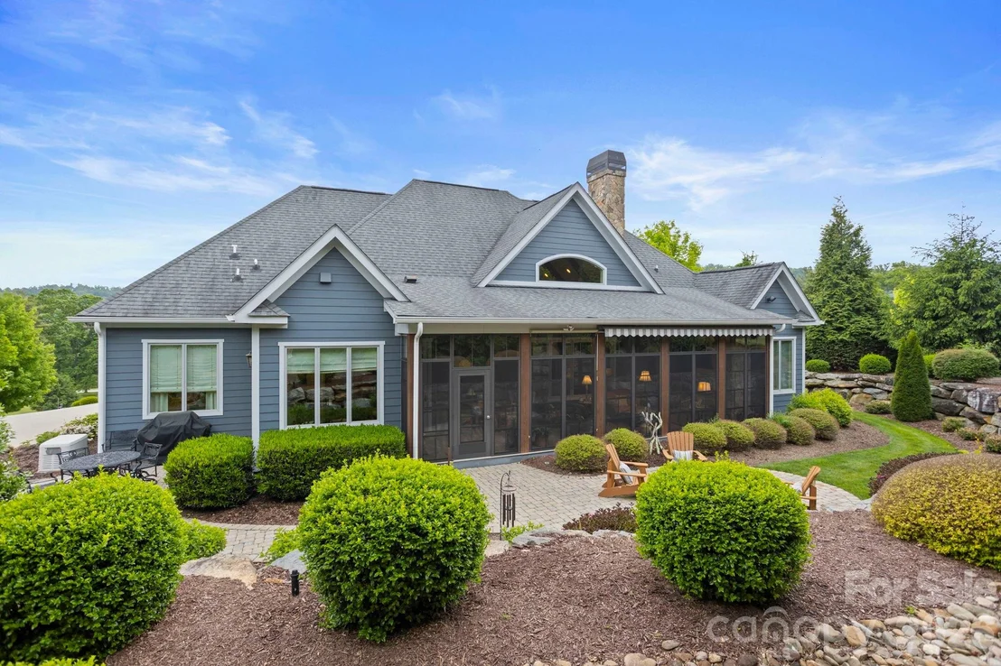 Photo of 390 Shipman Parkway