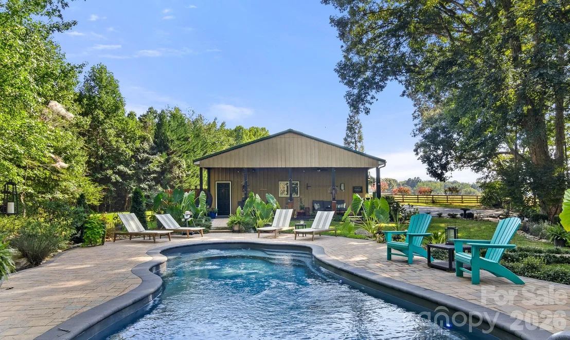 Photo of 613 Perry Road