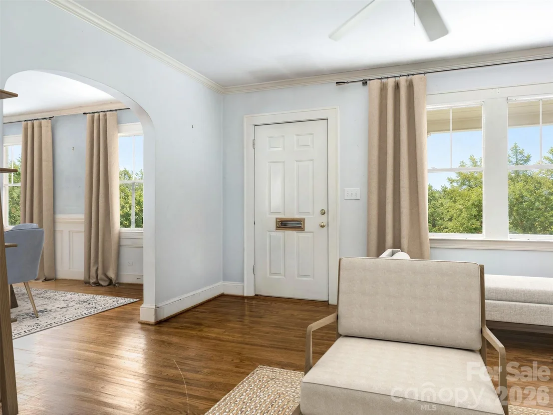 Photo of 646 Marsh Road