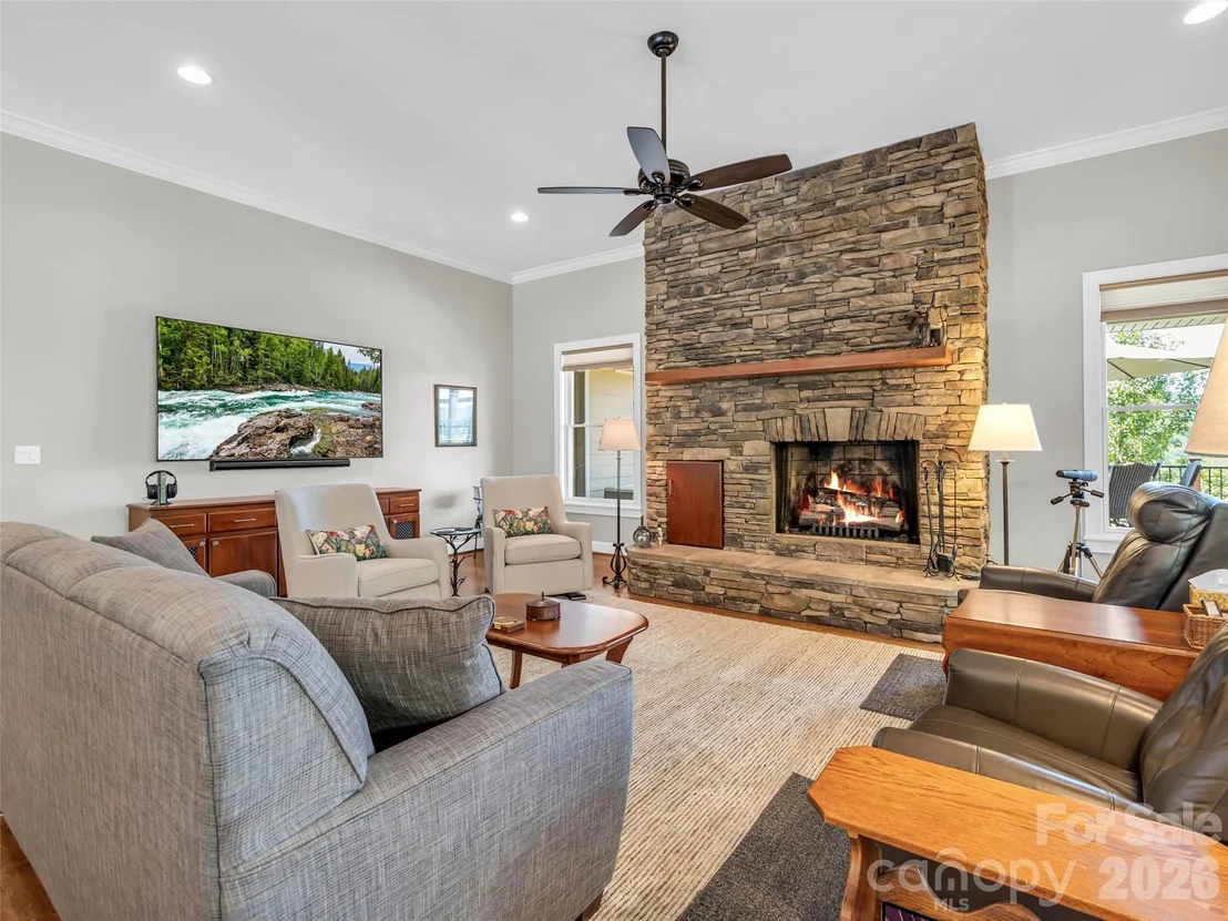 Photo of 930 Big Raven Lane