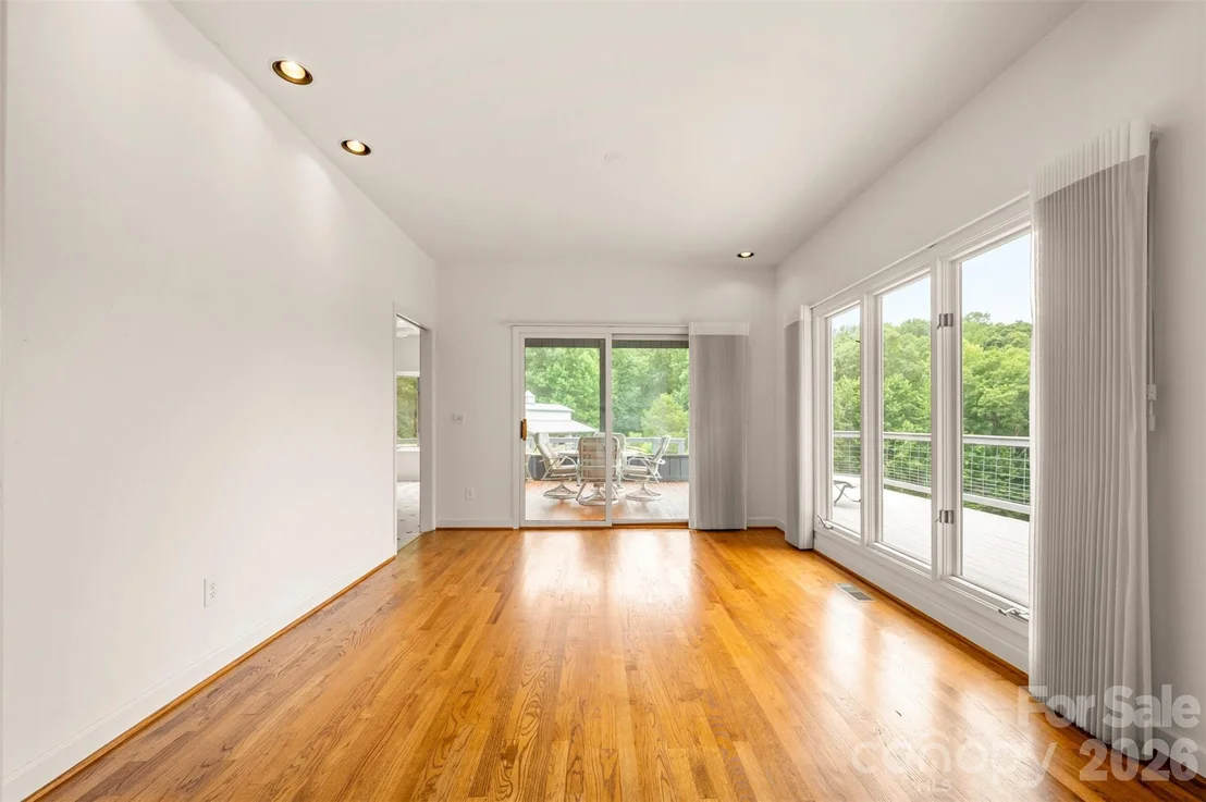 Photo of 441 Lower Ridgeview Road