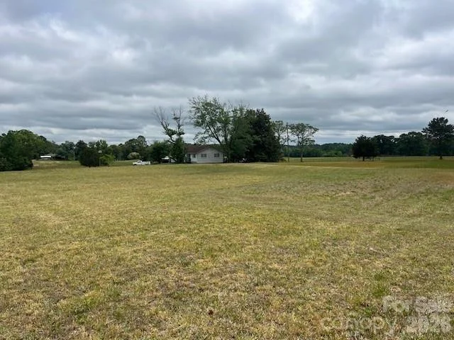 Photo of 304 Floyd Blackwell Road