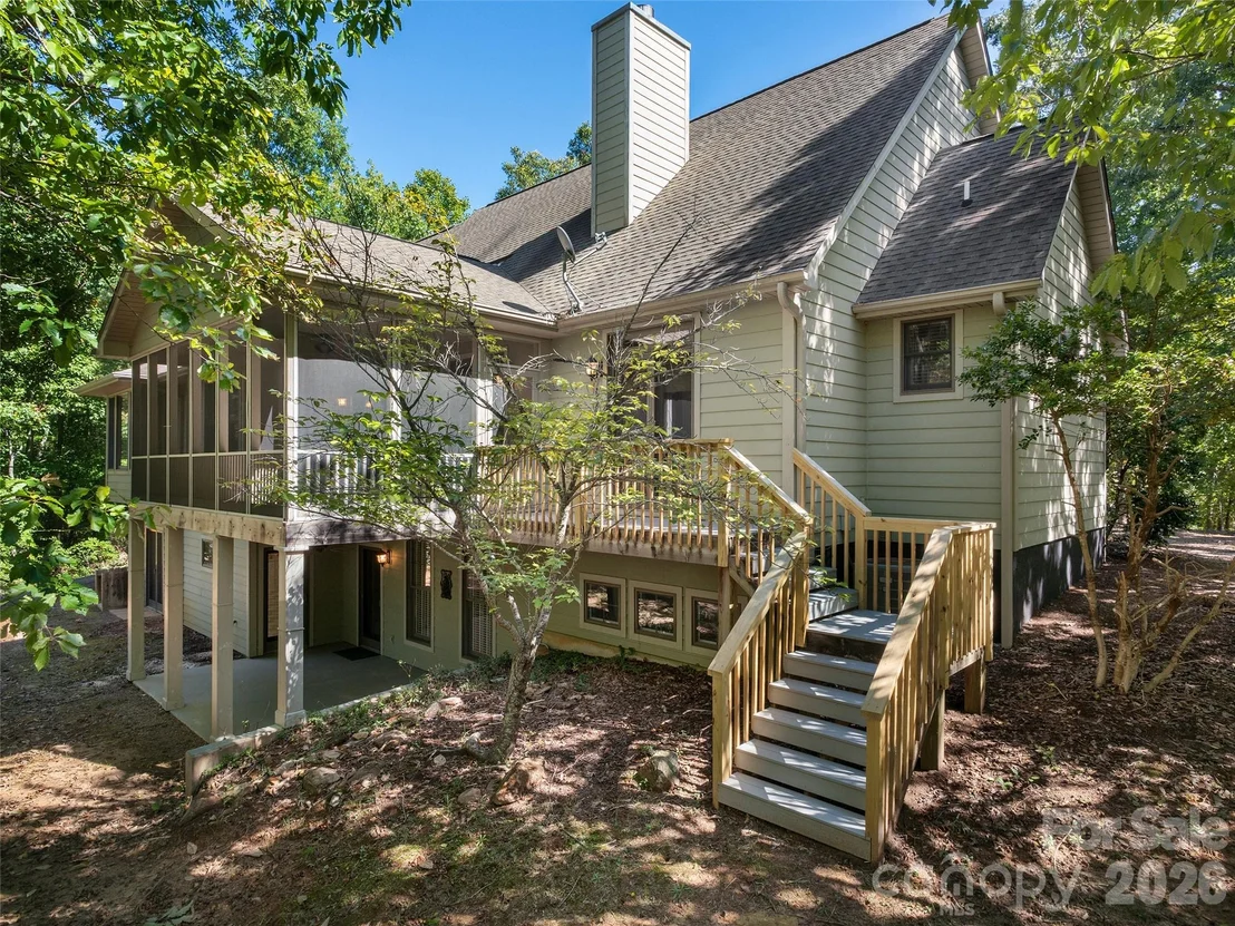 Photo of 620 N Highland Road