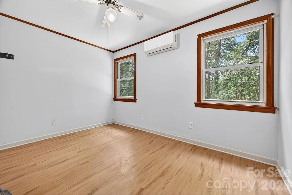 Photo of 147 Longview Drive