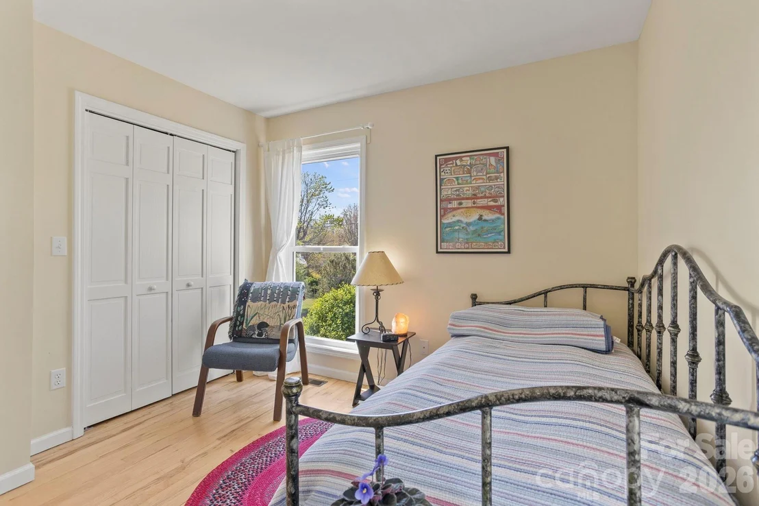 Photo of 367 Crescent Street
