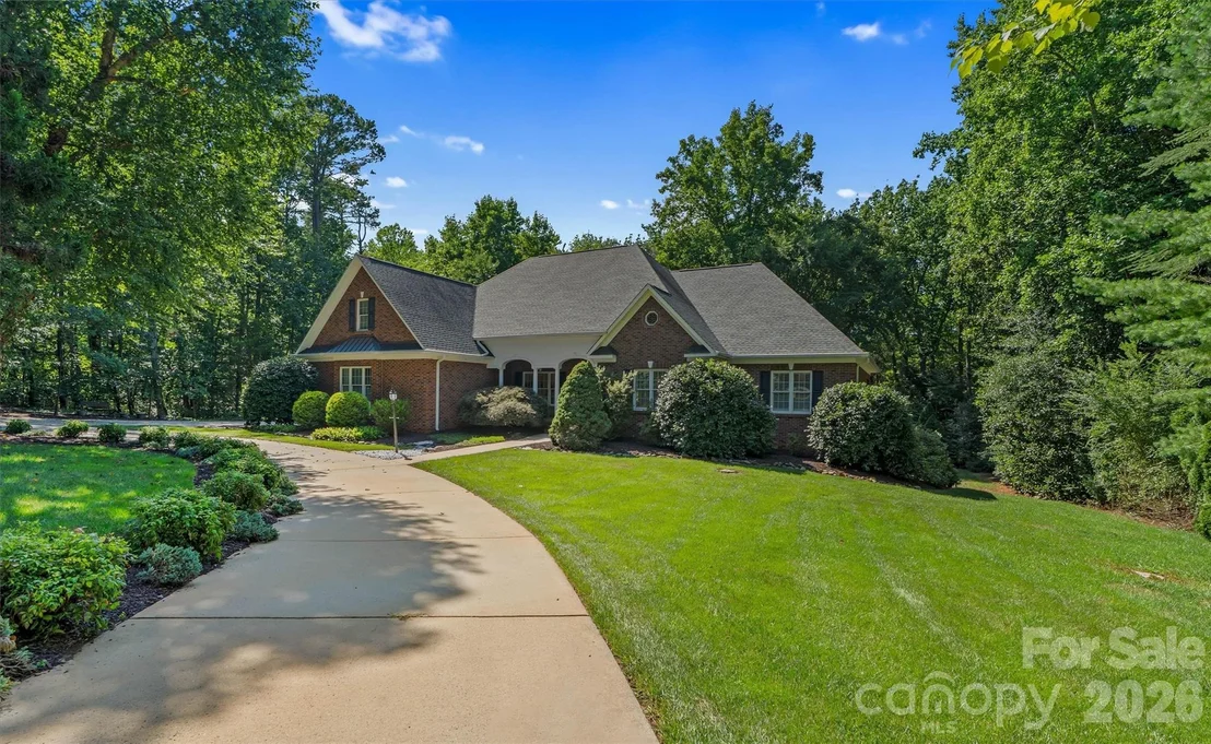 Photo of 675 Heather Drive