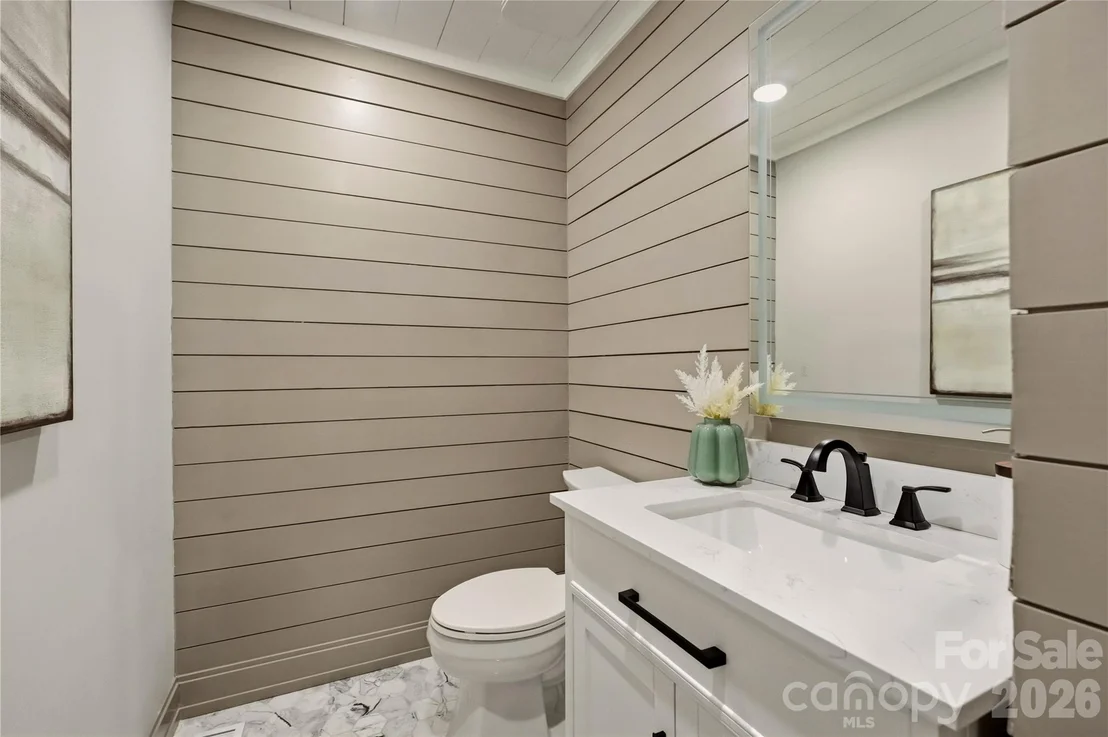Photo of 2919 Colony Road