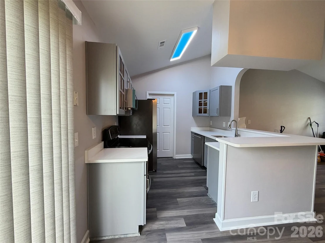 Photo of 1110 Helms Road