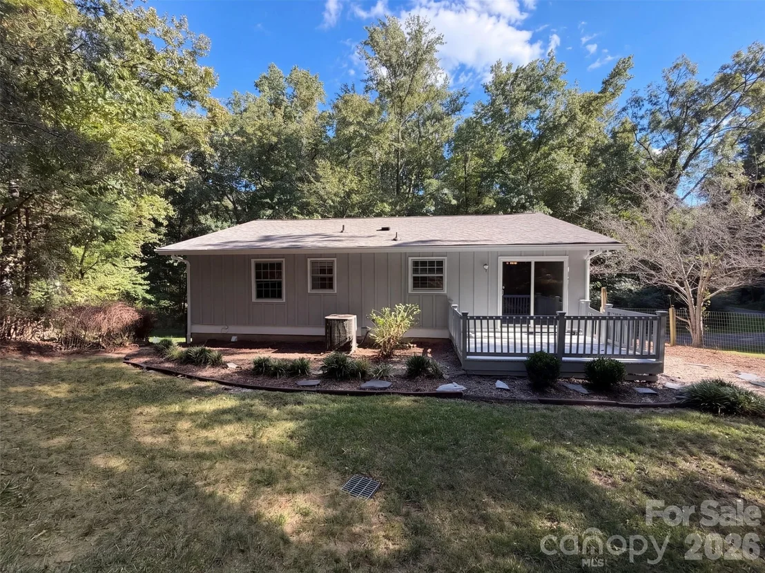 Photo of 1120 Emerald Drive