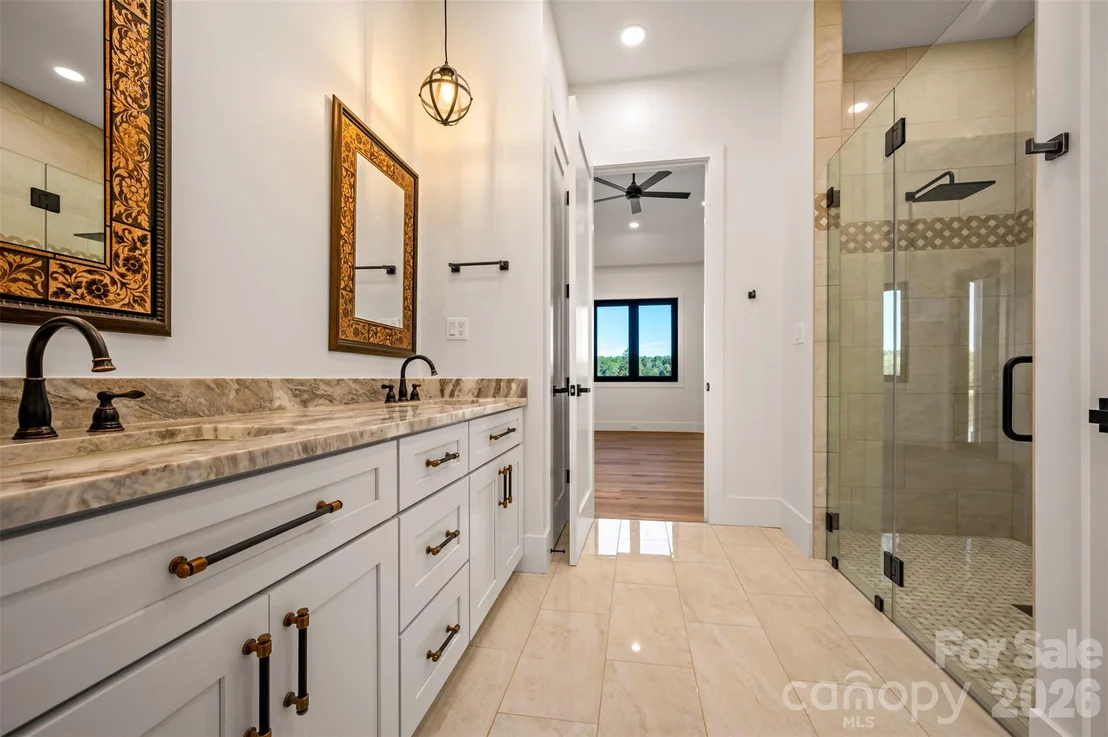 Photo of 438 Mapleton Lane