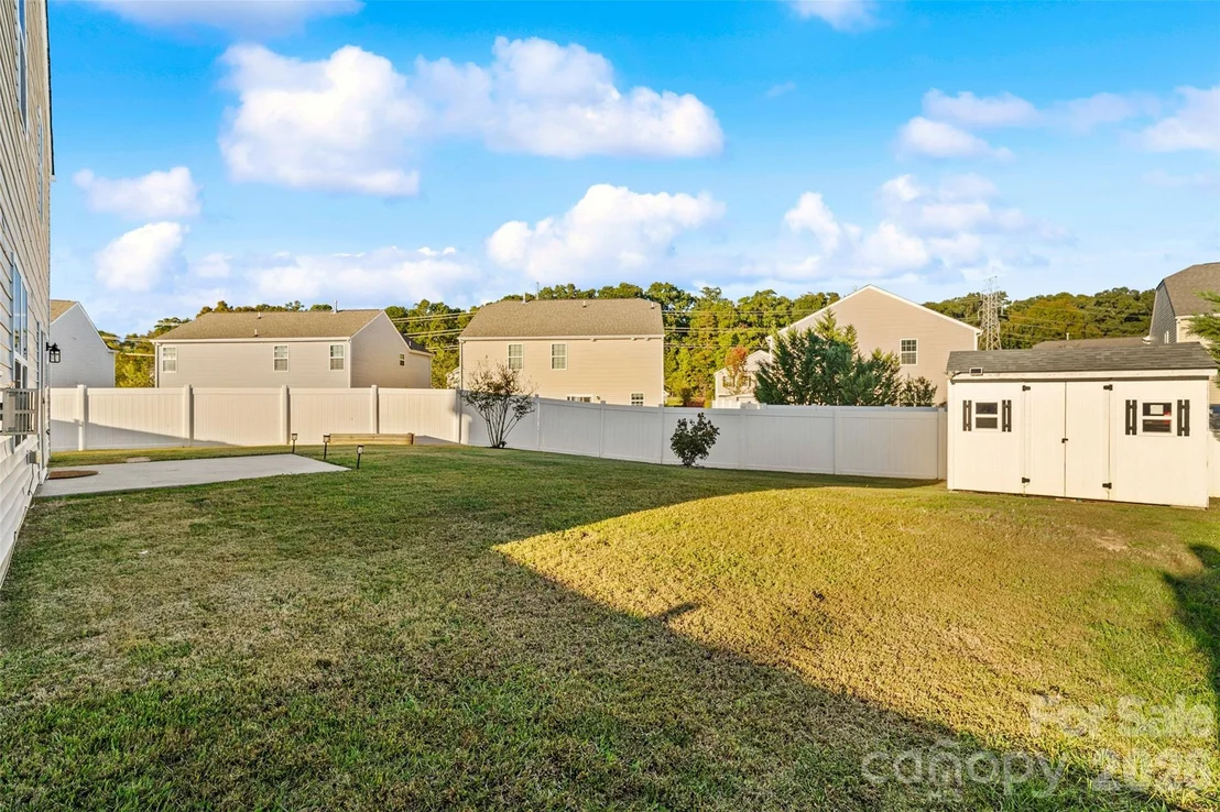 Photo of 407 Lind Point Lane