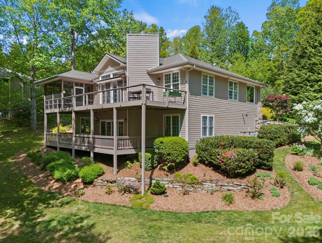 Photo of 547 Pinnacle Peak Lane
