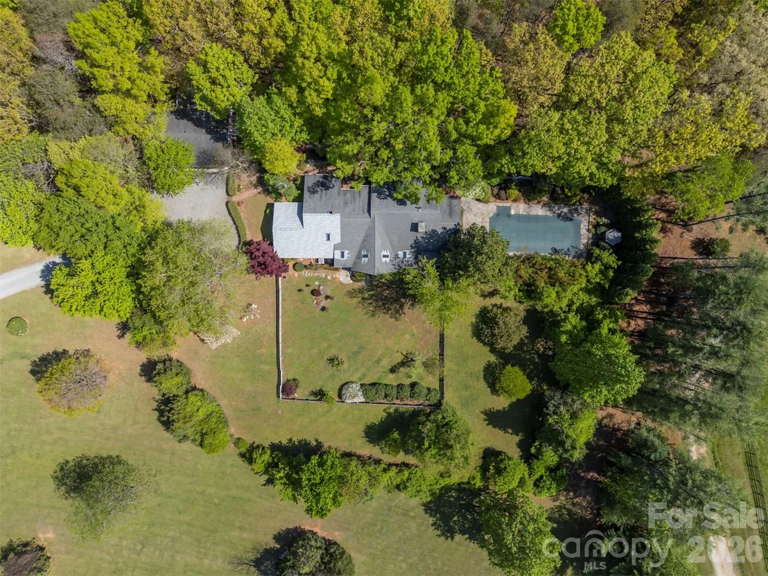 Photo of 176 Fox Run Lane
