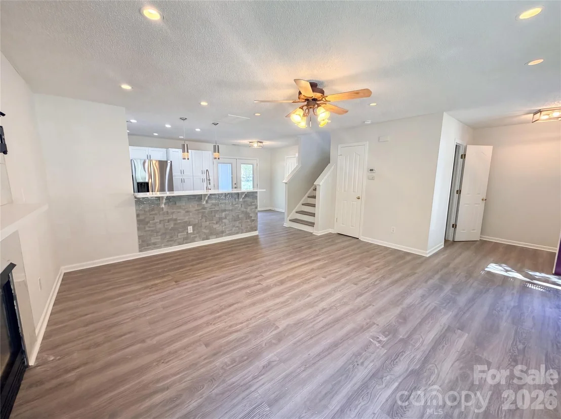 Photo of 6032 Briggs Drive