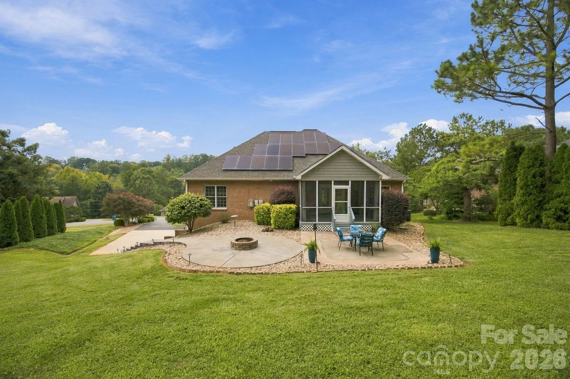 Photo of 1463 Brookstone Drive