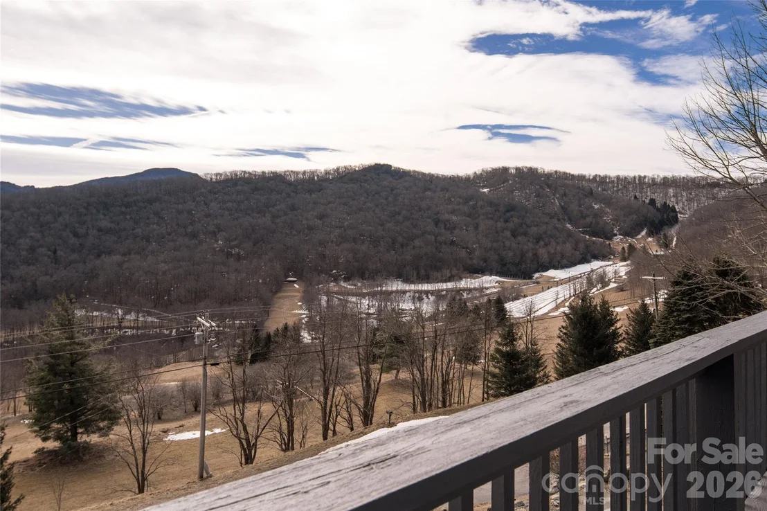 Photo of 1628 Skyland Drive
