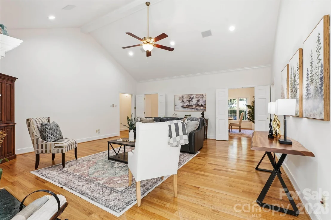 Photo of 675 Heather Drive