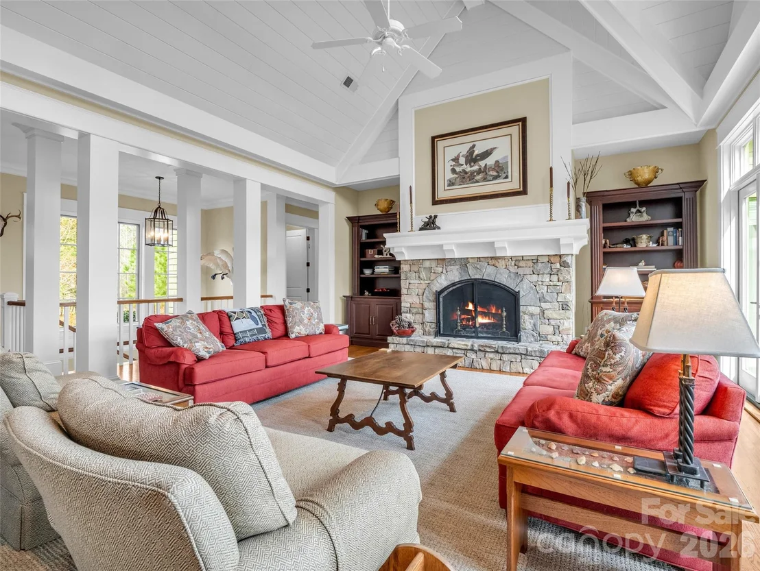 Photo of 565 Chestertown Drive