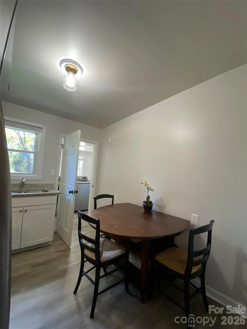 Photo of 2906 Rush Avenue