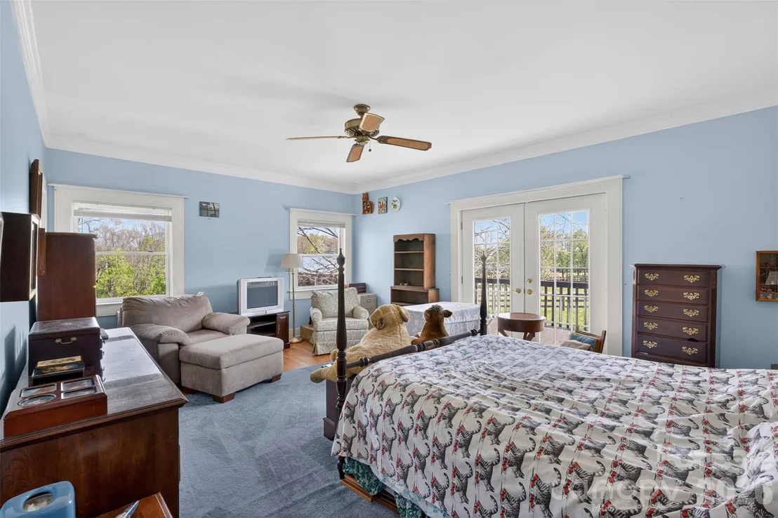 Photo of 341 Ridings Road